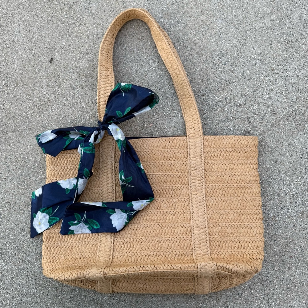 Draper James Straw Tote Bag with Floral Tie Scarf preloved - Picture 12 of 12